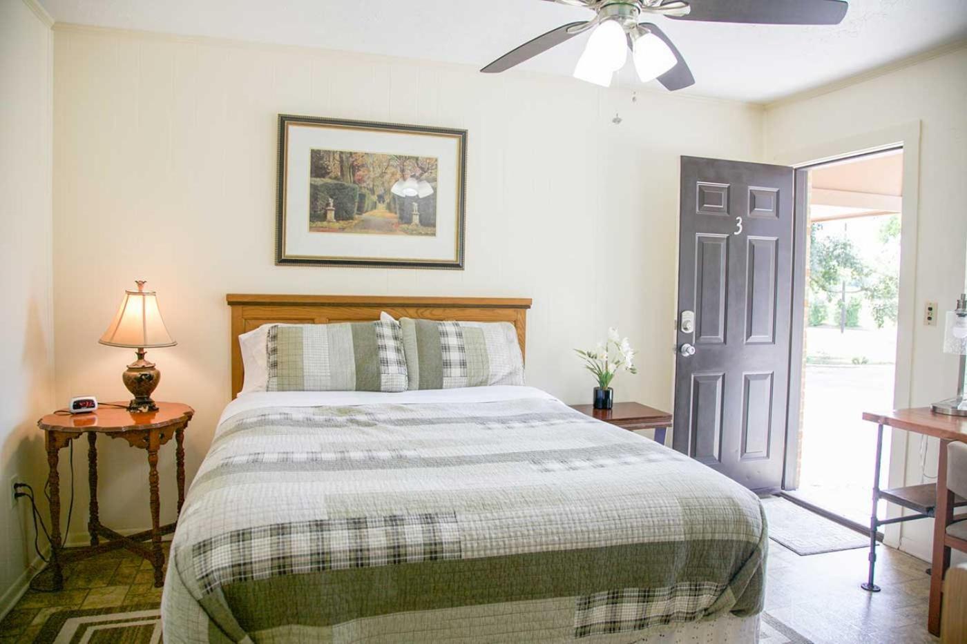 Shiner Country Inn エクステリア 写真