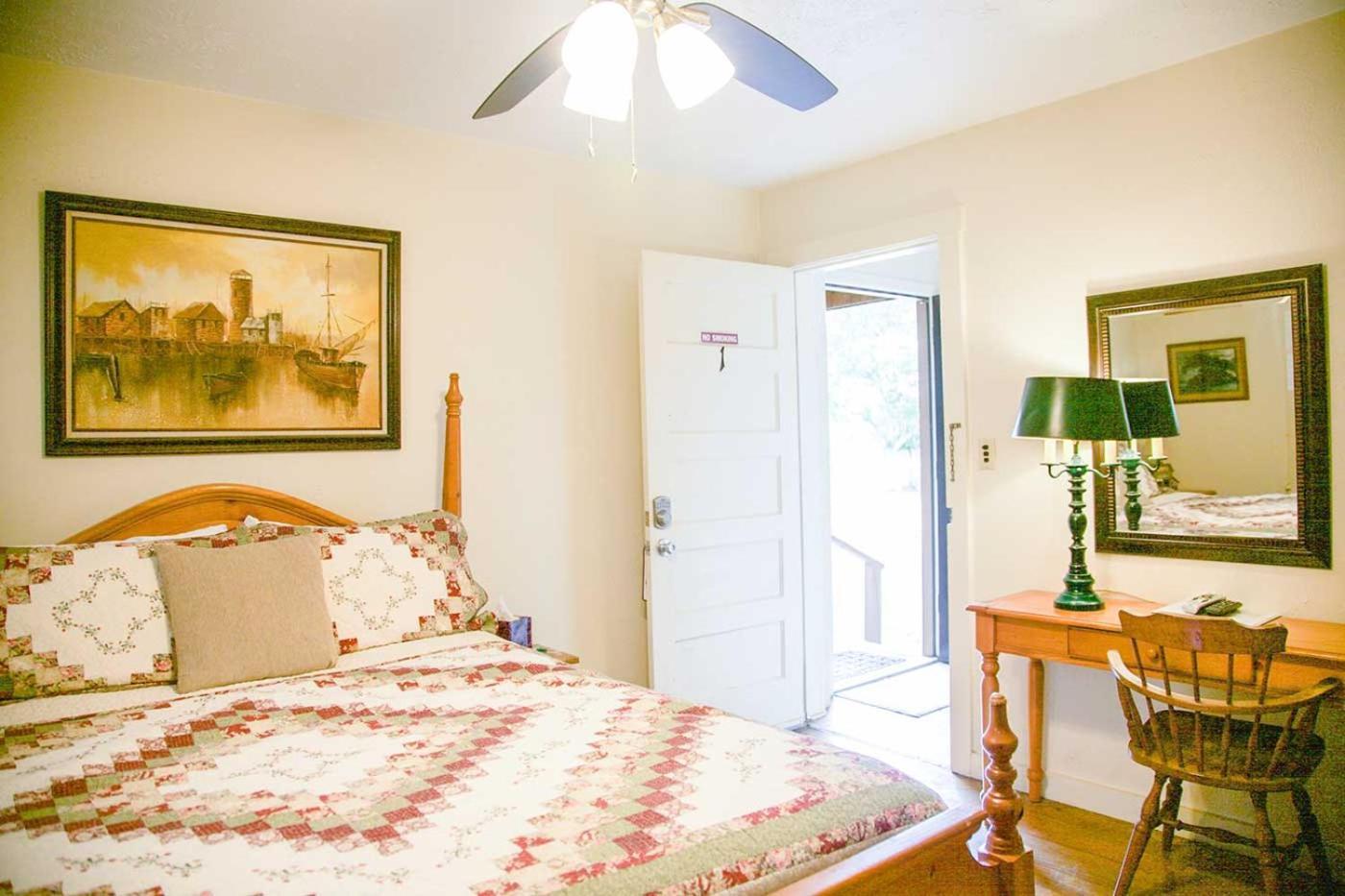 Shiner Country Inn エクステリア 写真